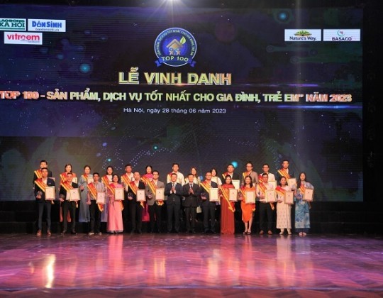 Nature One Dairy Việt Nam đạt Top 100 sản phẩm dịch vụ tốt nhất cho gia đình, trẻ em lần thứ IX năm 2023